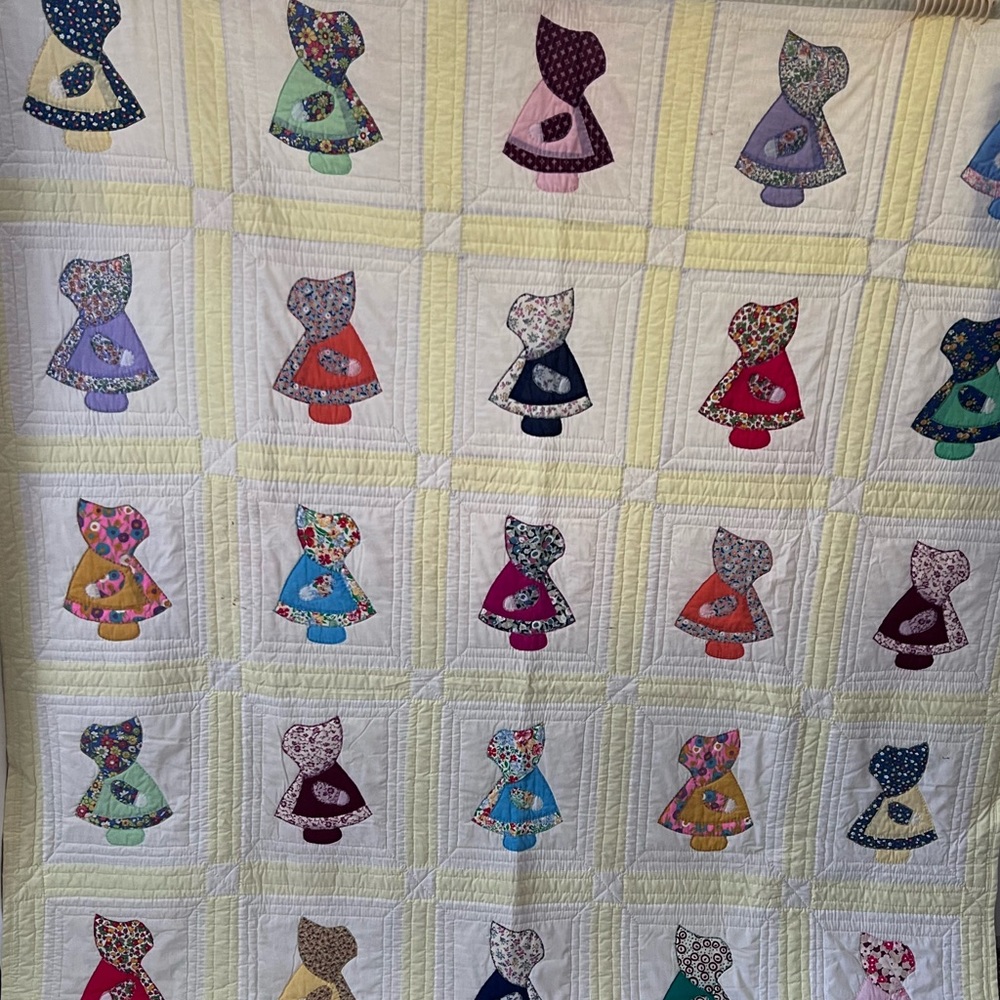 Vintage Sunbonnet Sue Girl Quilted Comforter 93" x 92" QUEEN yellow DIY Fabric
